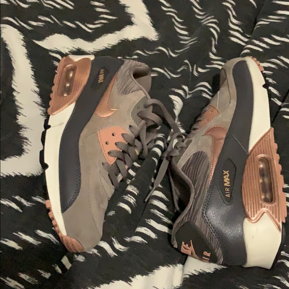 Nike Air Max Suede Size 9